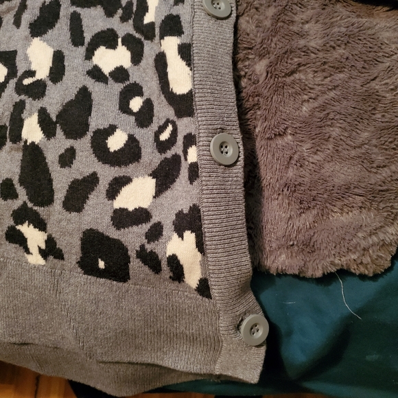 Stella & Dot Sweaters - Picture 4 of 15